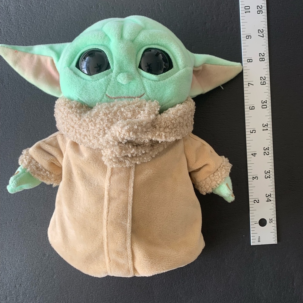 Disney Star Wars Baby Yoda‎ The Child Mandalorian Plush Preloved
